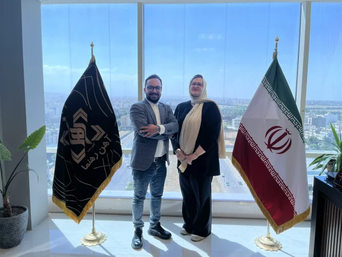 آقای رهنما مدیرعامل مجموعه